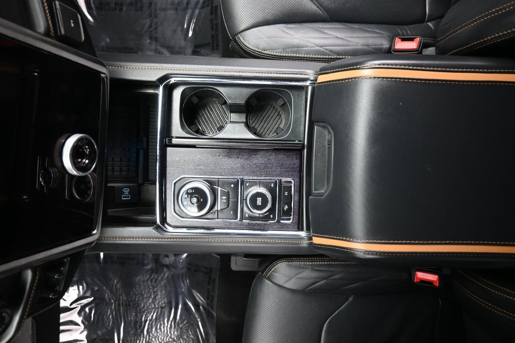 Used 2024 Ford Expedition Platinum AWD/4WD image 17