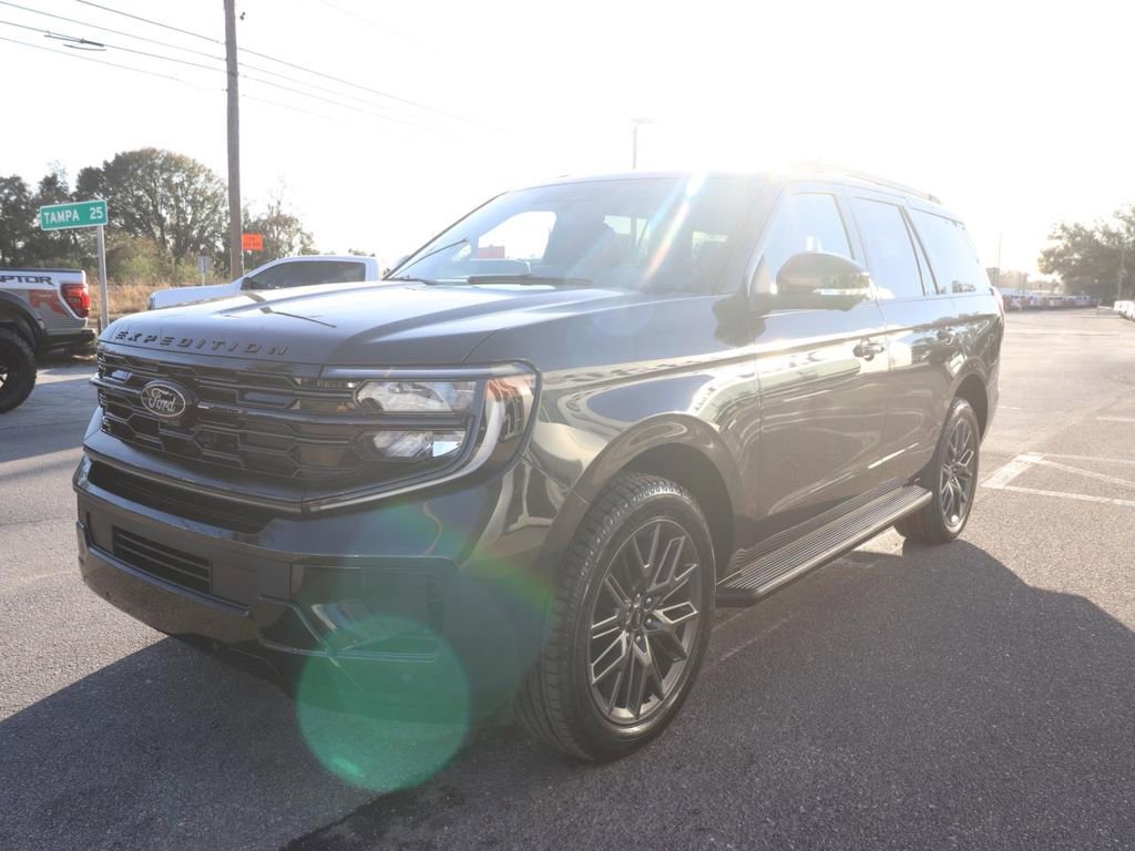 New 2026 Ford Expedition Platinum w/ Stealth Appearance Package image 7