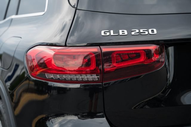 Used 2022 Mercedes-Benz GLB 250 4MATIC image 8