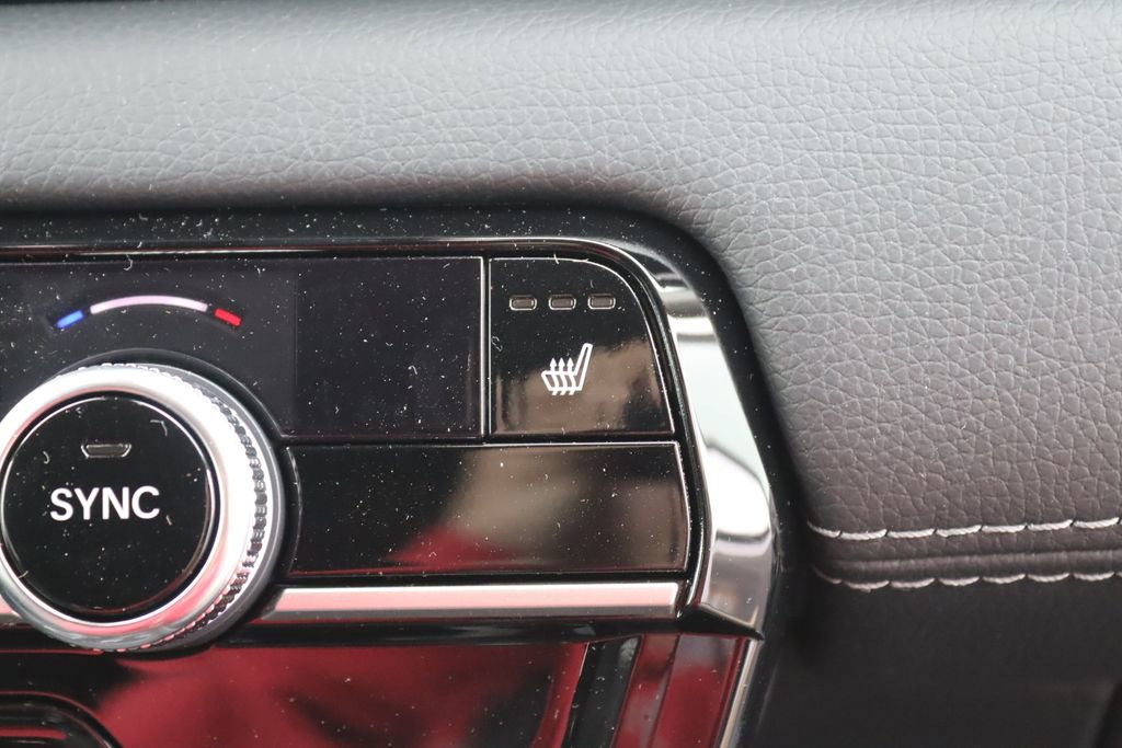 Certified 2025 Honda Pilot Touring image 26