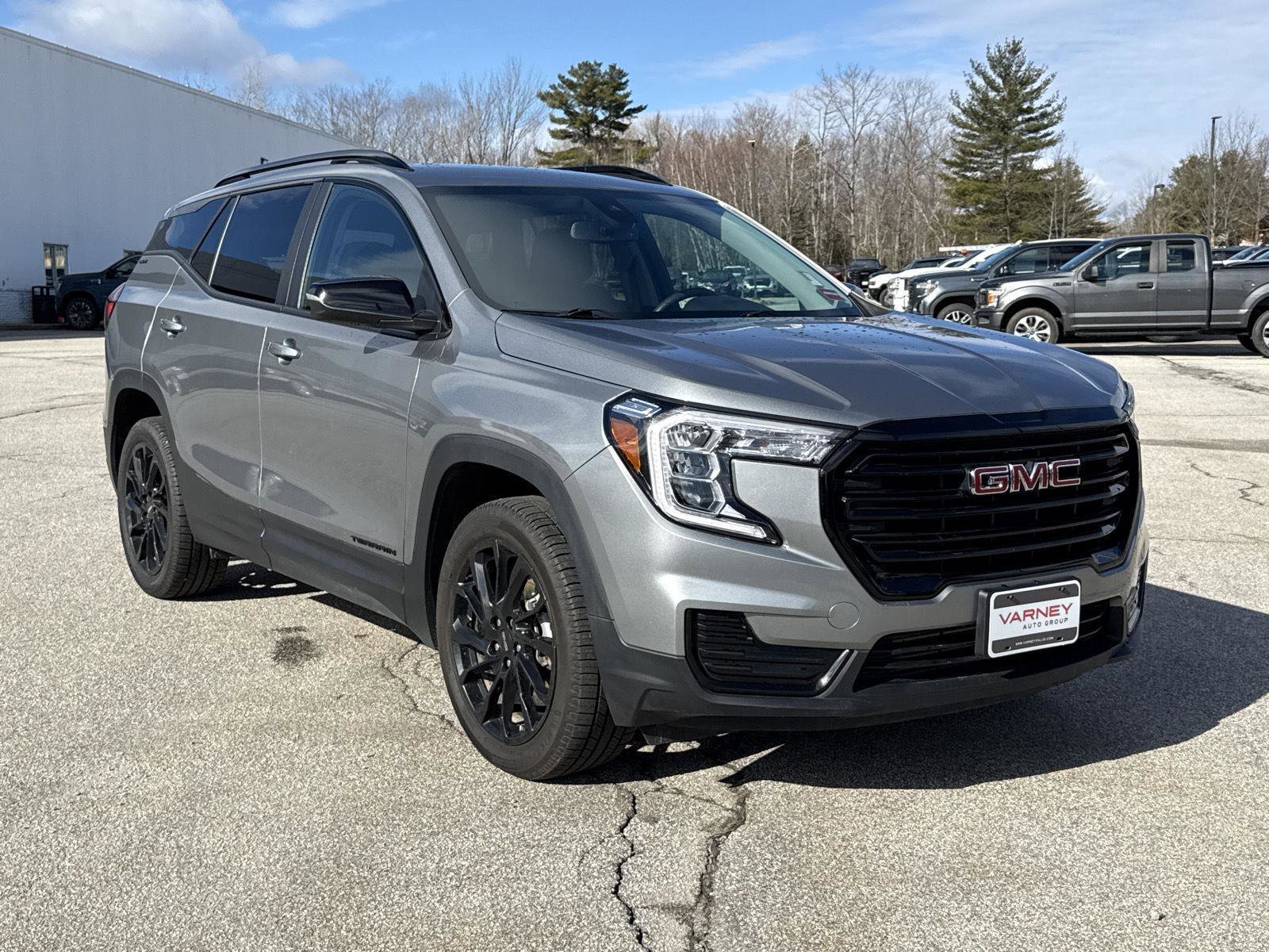 Used 2023 GMC Terrain SLE w/ Driver Convenience Package image 7