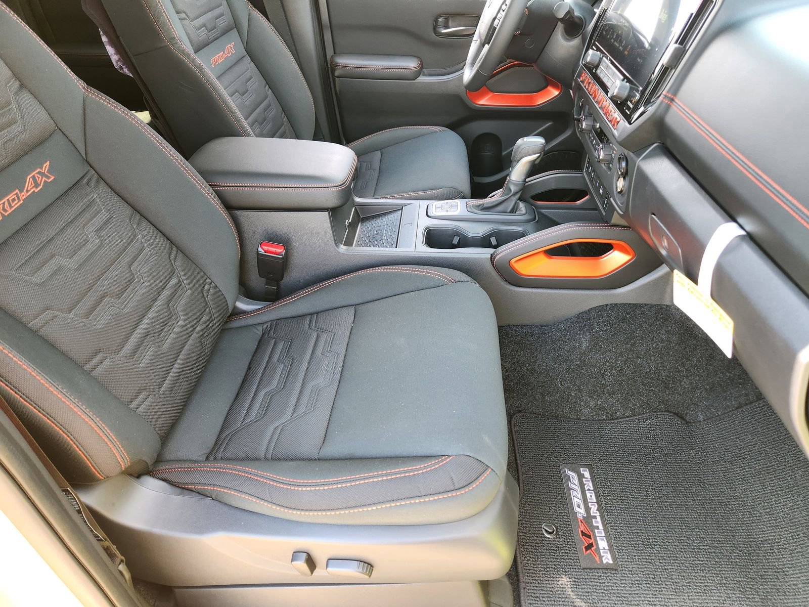 New 2026 Nissan Frontier PRO-4X w/ Pro-4x Convenience Package image 13
