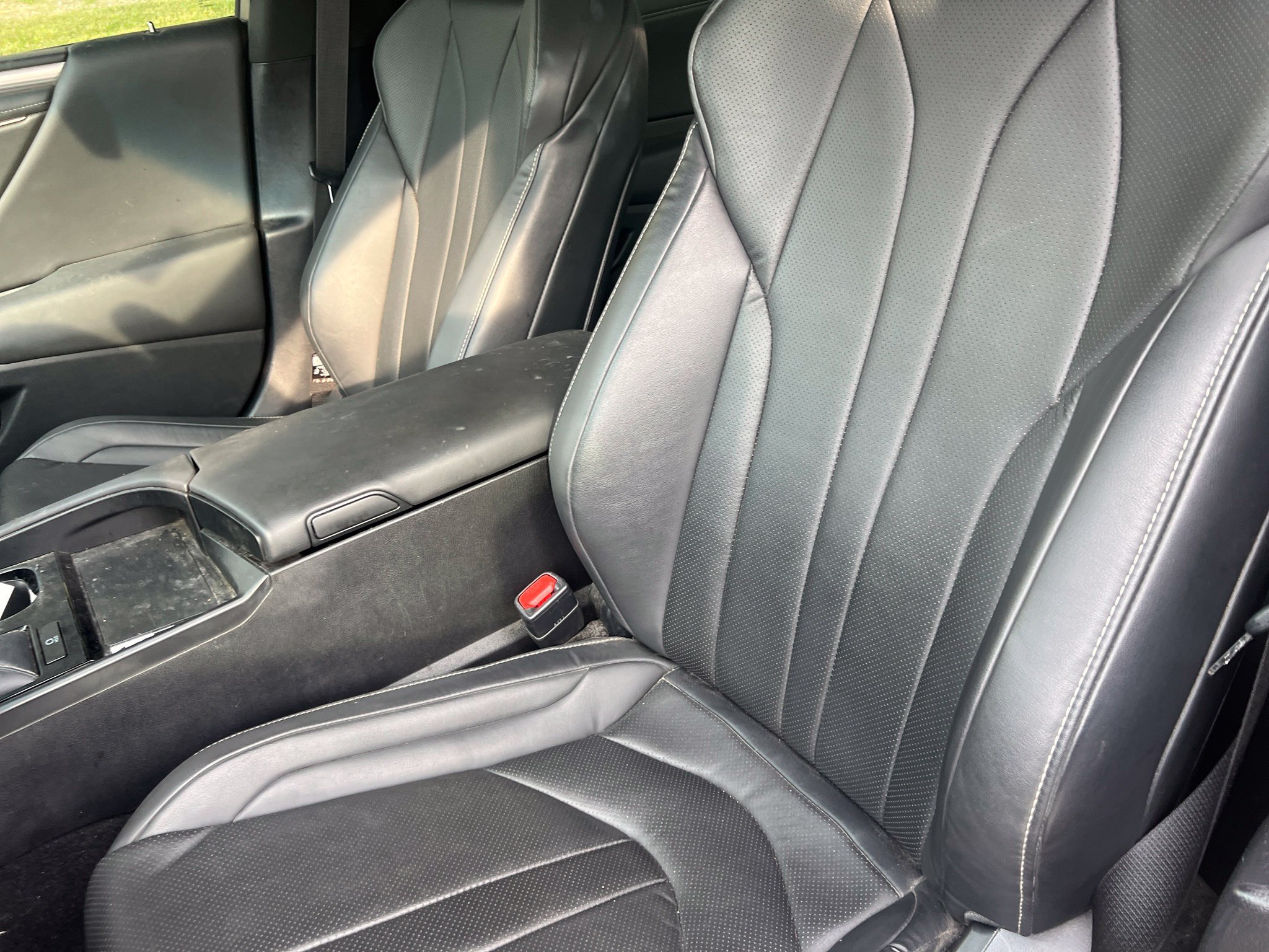 Used 2024 Lexus ES 350 F Sport w/ Accessory Package (Z2) FWD image 12