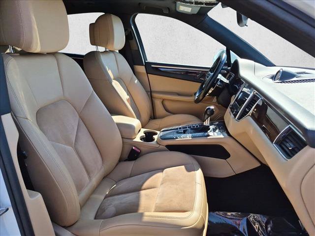 Used 2018 Porsche Macan AWD/4WD image 28