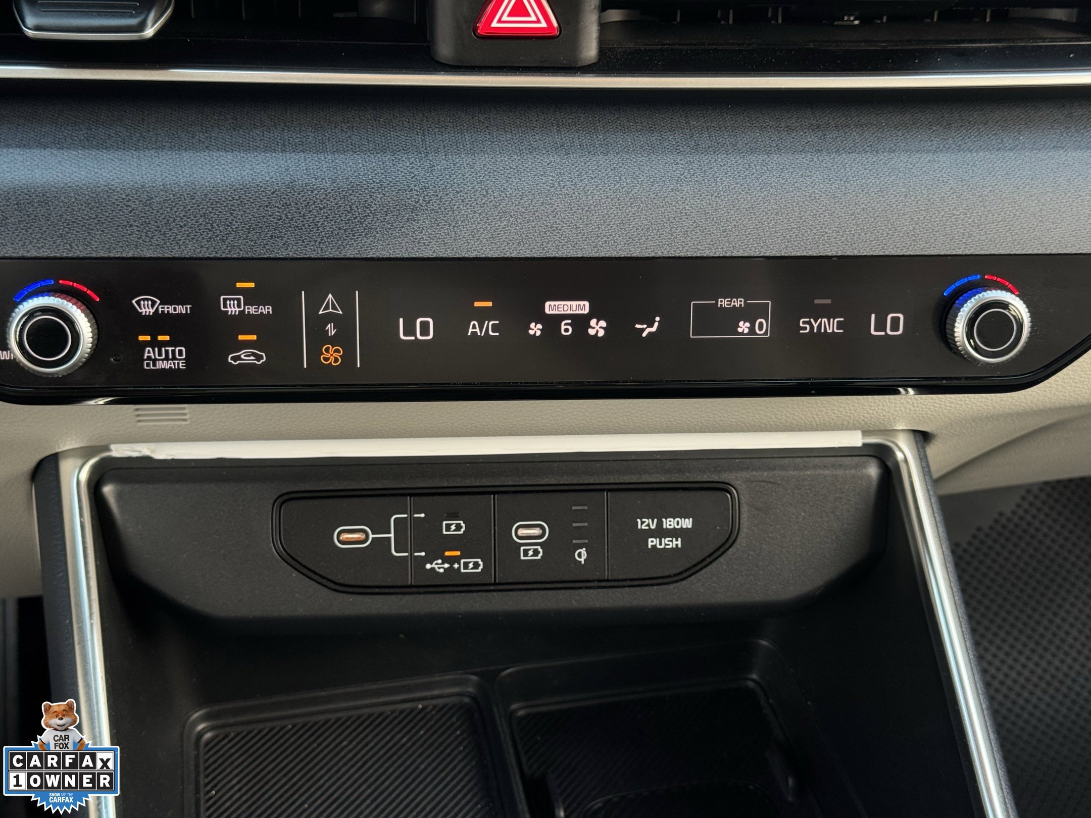 Used 2025 Kia Carnival EX FWD image 20