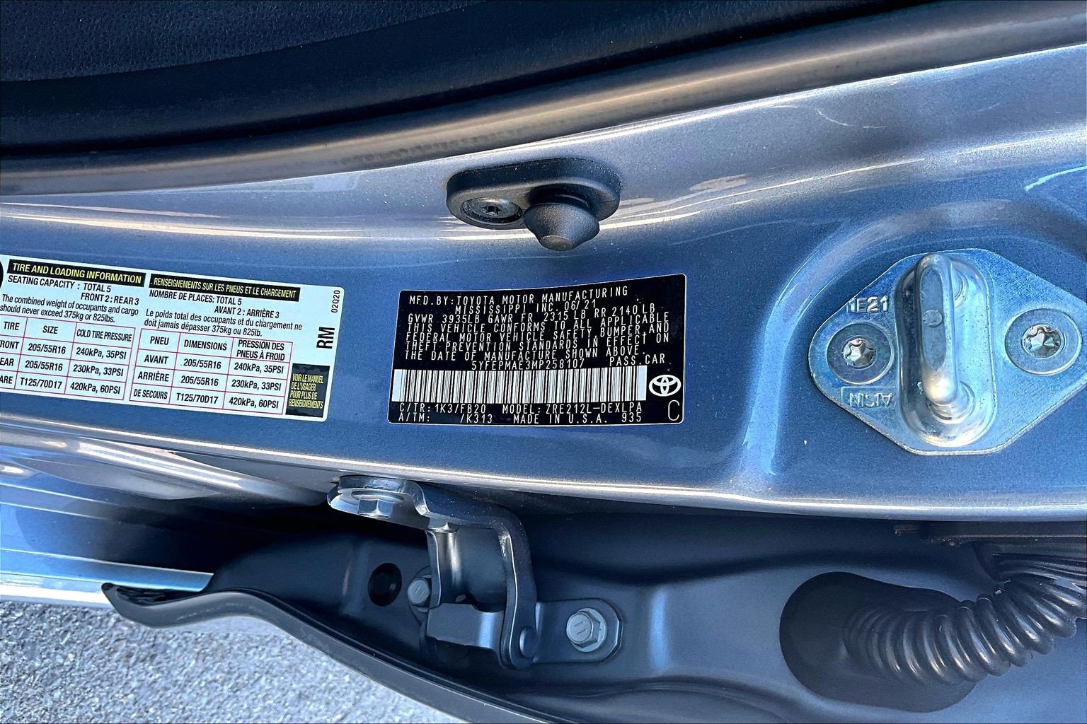 Used 2021 Toyota Corolla LE FWD image 3