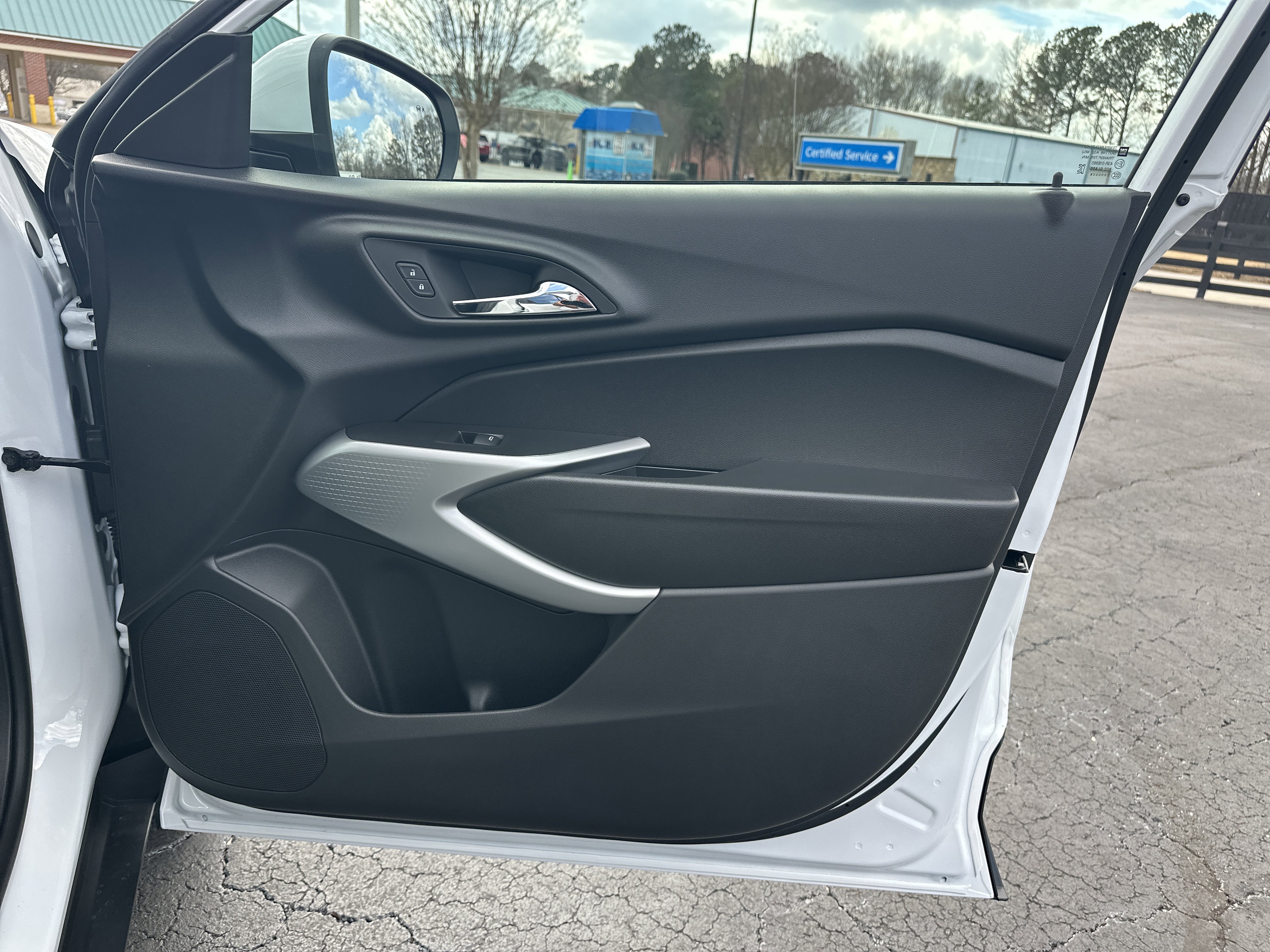 New 2026 Chevrolet Trax LS w/ LS Convenience Package FWD image 16