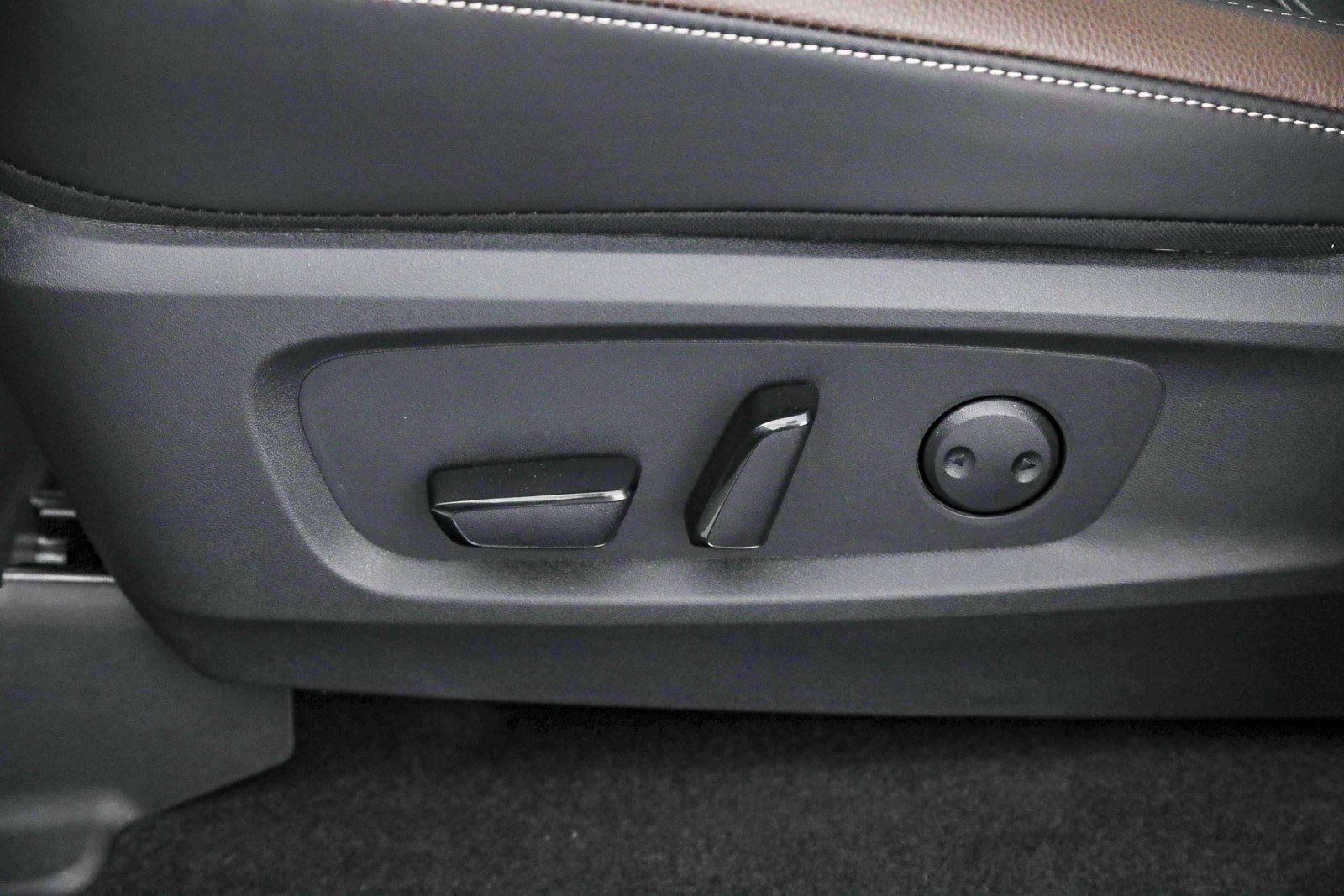New 2025 Nissan Pathfinder Platinum w/ Cargo Package image 27