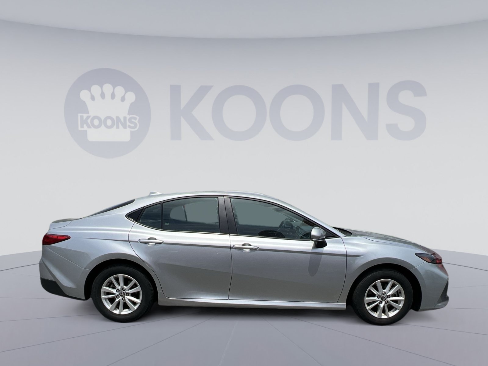 Used 2025 Toyota Camry LE AWD/4WD image 8