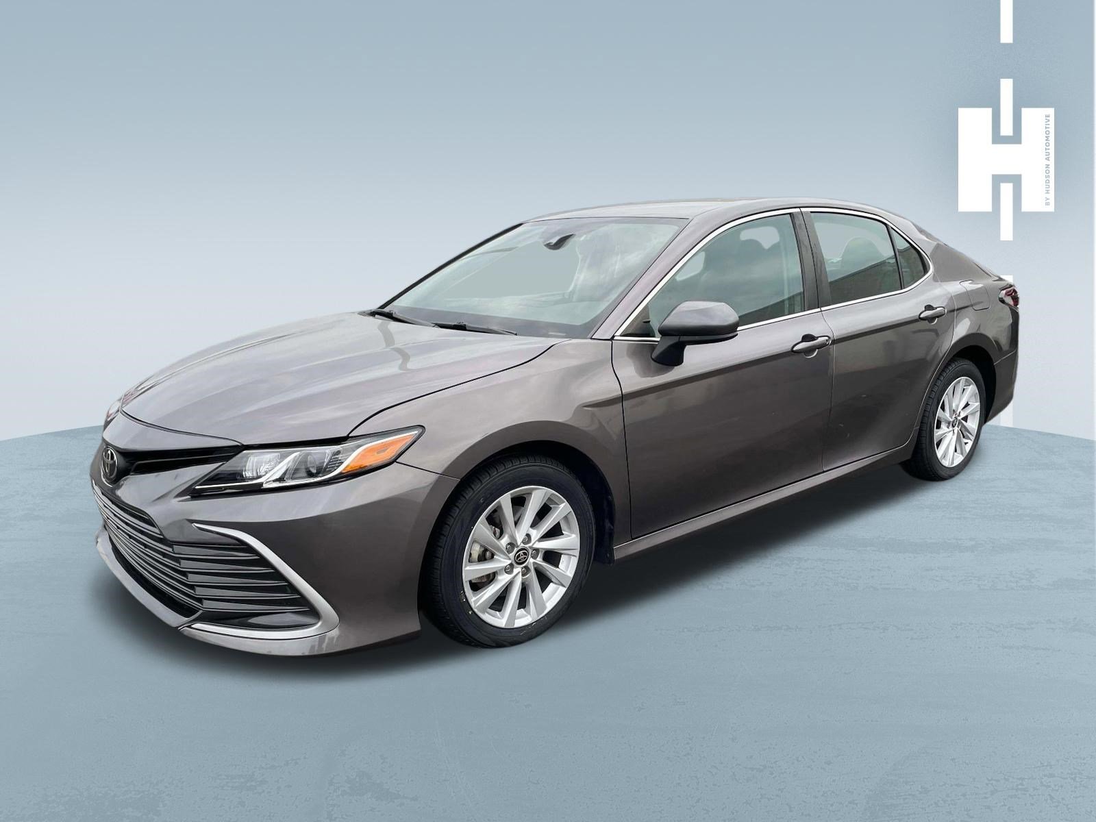 Used 2024 Toyota Camry LE FWD image 3