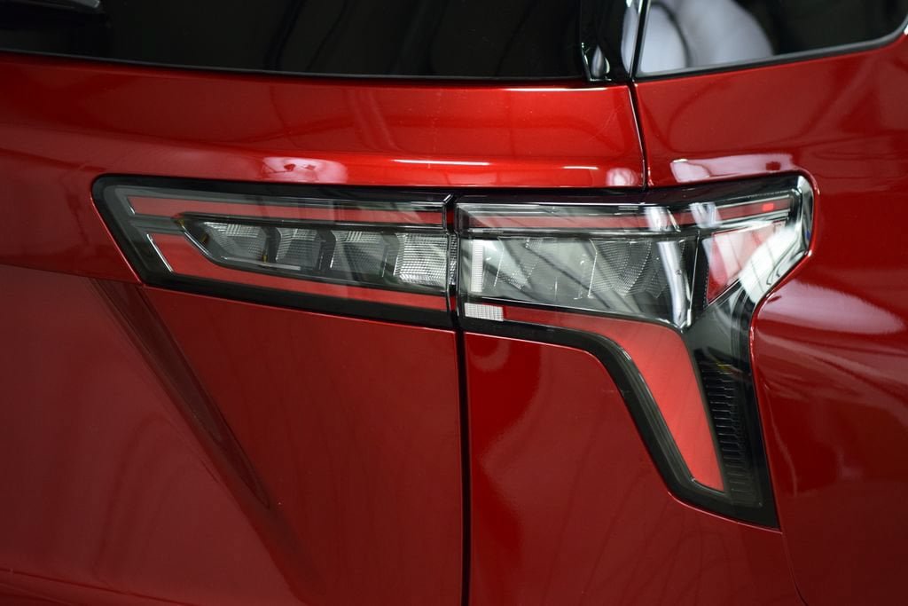 New 2027 Chevrolet Equinox RS w/ Safety and Technology Package FWD image 21