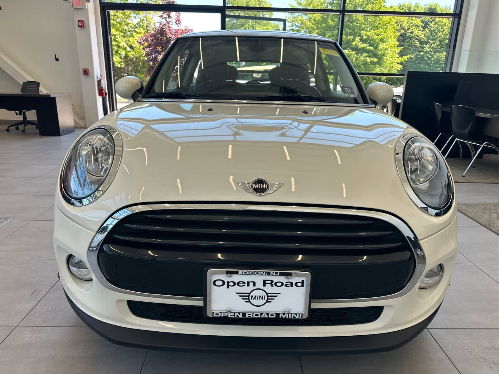 Used 2018 MINI Cooper 2-Door Hardtop FWD image 2