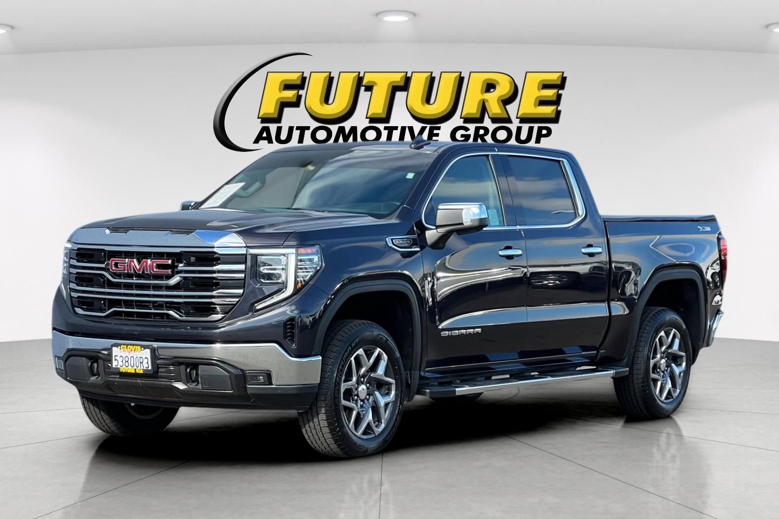 Used 2023 GMC Sierra 1500 SLT w/ SLT Premium Package AWD/4WD image 8