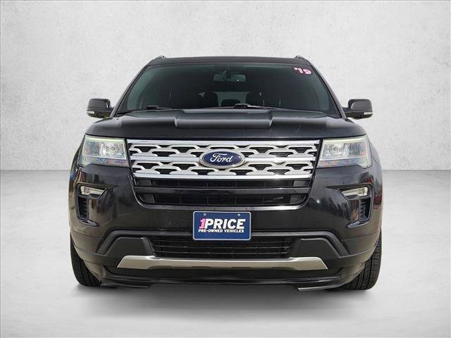 Used 2019 Ford Explorer XLT w/ Equipment Group 201A image 2
