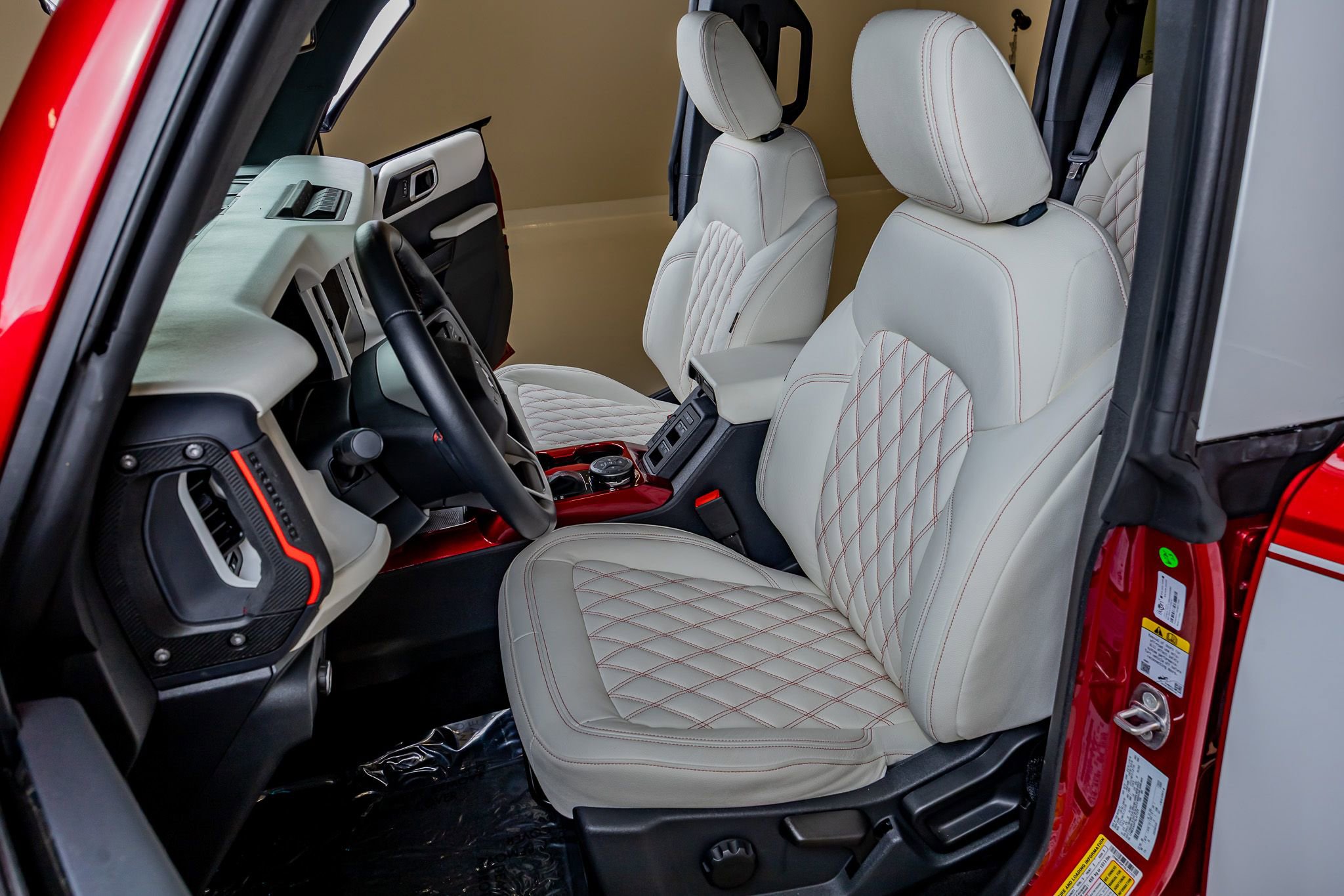 Used 2025 Ford Bronco Heritage Edition AWD/4WD image 30