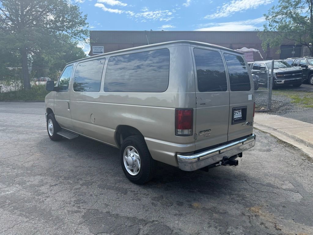 Used 2013 Ford E-350 and Econoline 350 XLT RWD image 4
