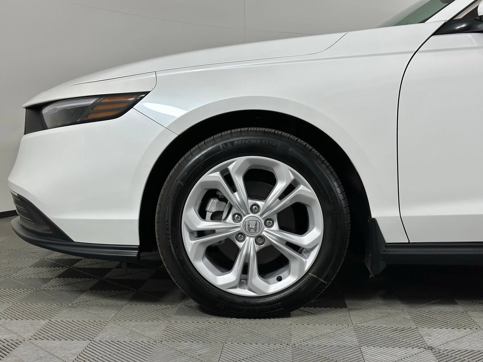 Used 2025 Honda Accord LX image 7