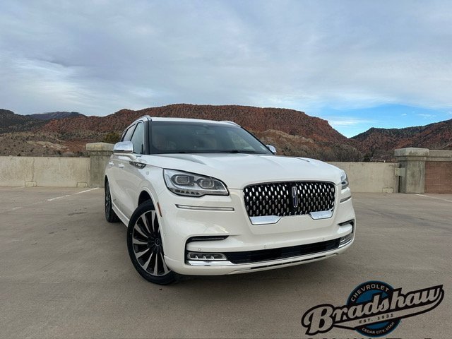 Used 2022 Lincoln Aviator Black Label Grand Touring w/ Class IV Trailer Tow Package image 2