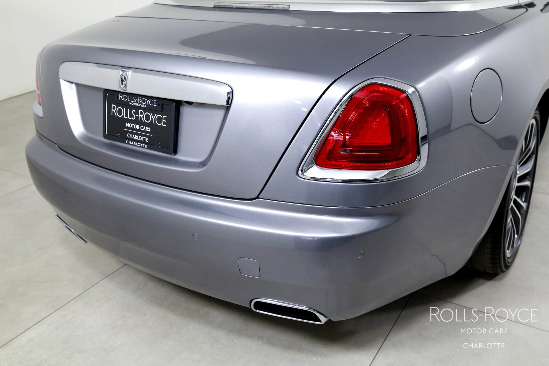 Used 2019 Rolls-Royce Dawn image 35