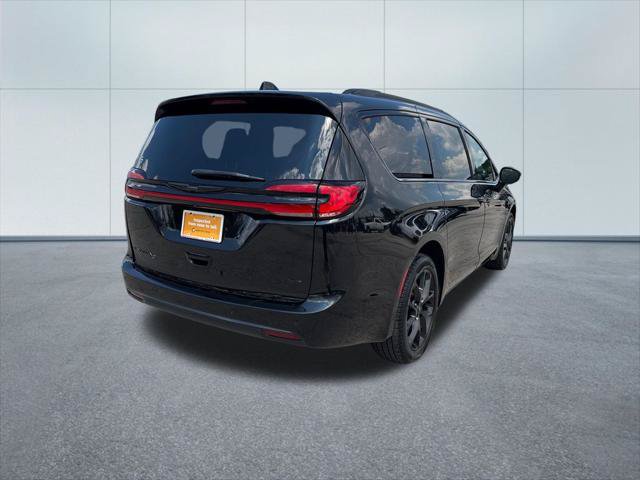 Certified 2023 Chrysler Pacifica Touring-L w/ S Appearance Package AWD/4WD image 6