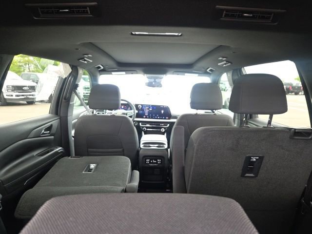 Used 2024 Chevrolet Traverse LT w/ LPO, Floor Liner Package FWD image 12