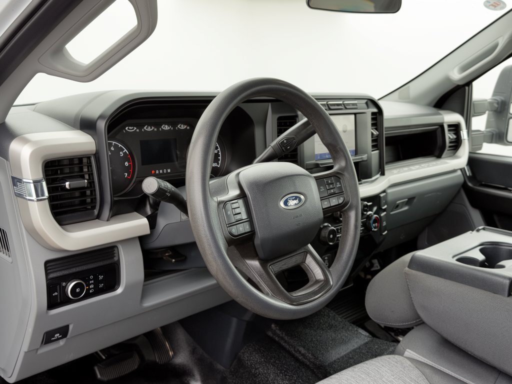 Used 2023 Ford F250 XL w/ XL Driver Assist Package RWD image 4
