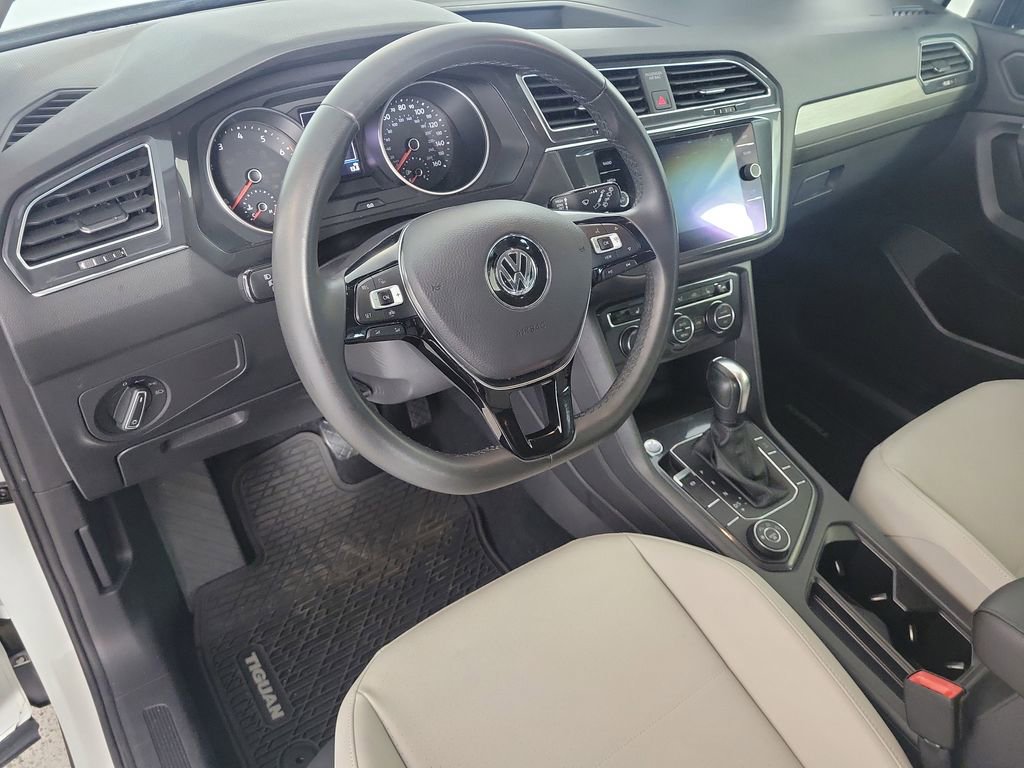 Used 2020 Volkswagen Tiguan SEL AWD/4WD image 11