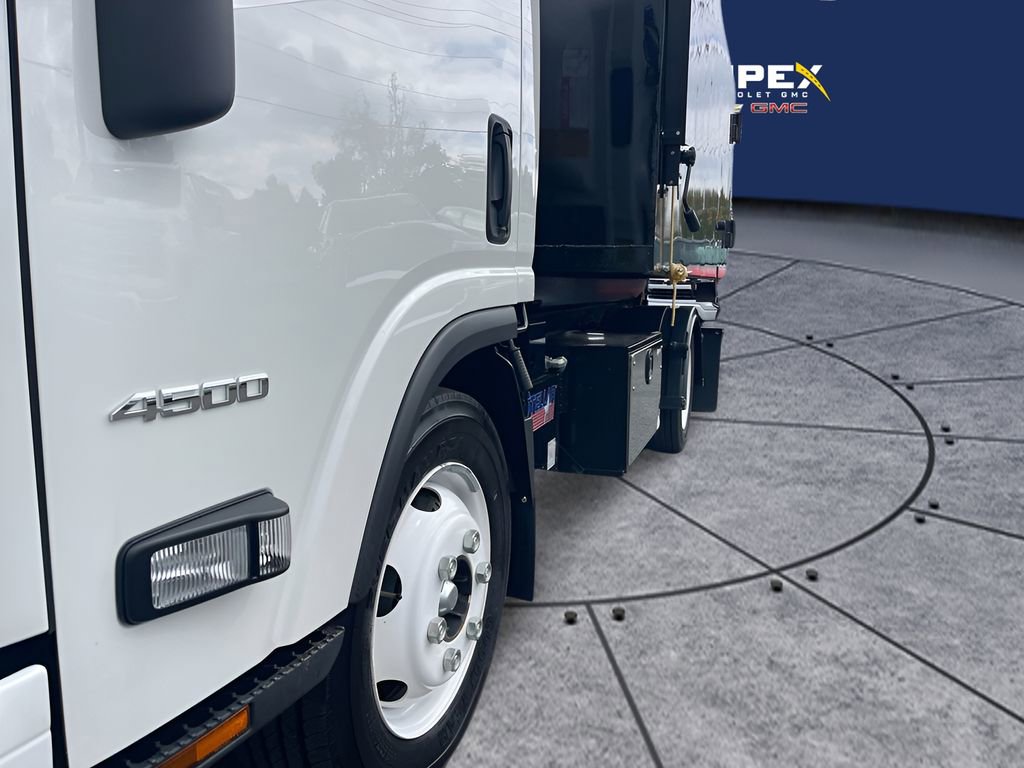 Used 2024 Chevrolet Low Cab Forward RWD image 25