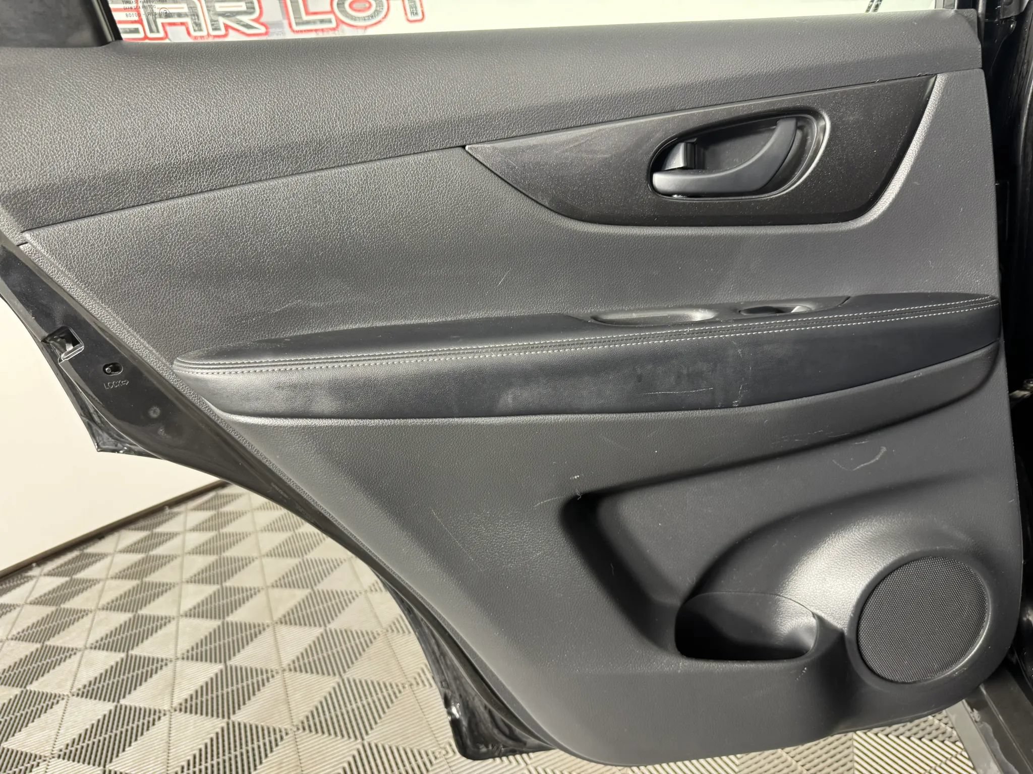 Used 2019 Nissan Rogue S AWD/4WD image 36