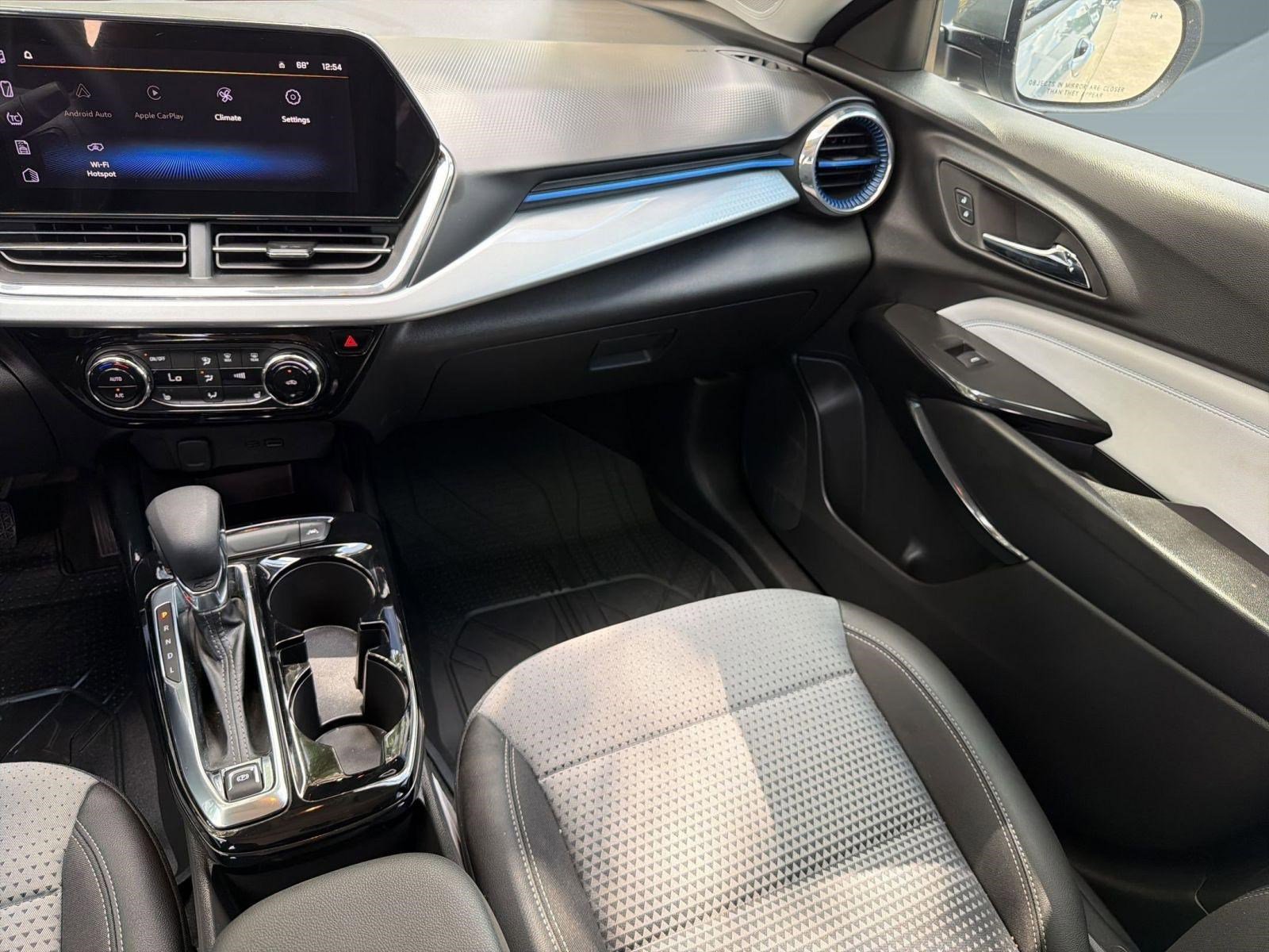 Certified 2025 Chevrolet Trax LT w/ Driver Confidence Package image 29