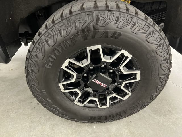 Used 2024 GMC Sierra 2500 AT4X AWD/4WD image 33