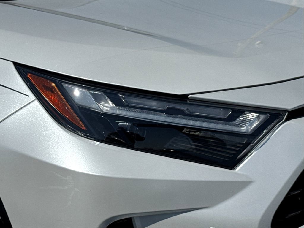 Used 2023 Toyota RAV4 XSE AWD/4WD image 5