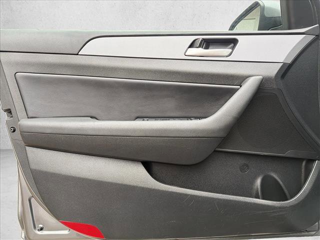 Used 2018 Hyundai Sonata SEL w/ Tech Package 02 image 10