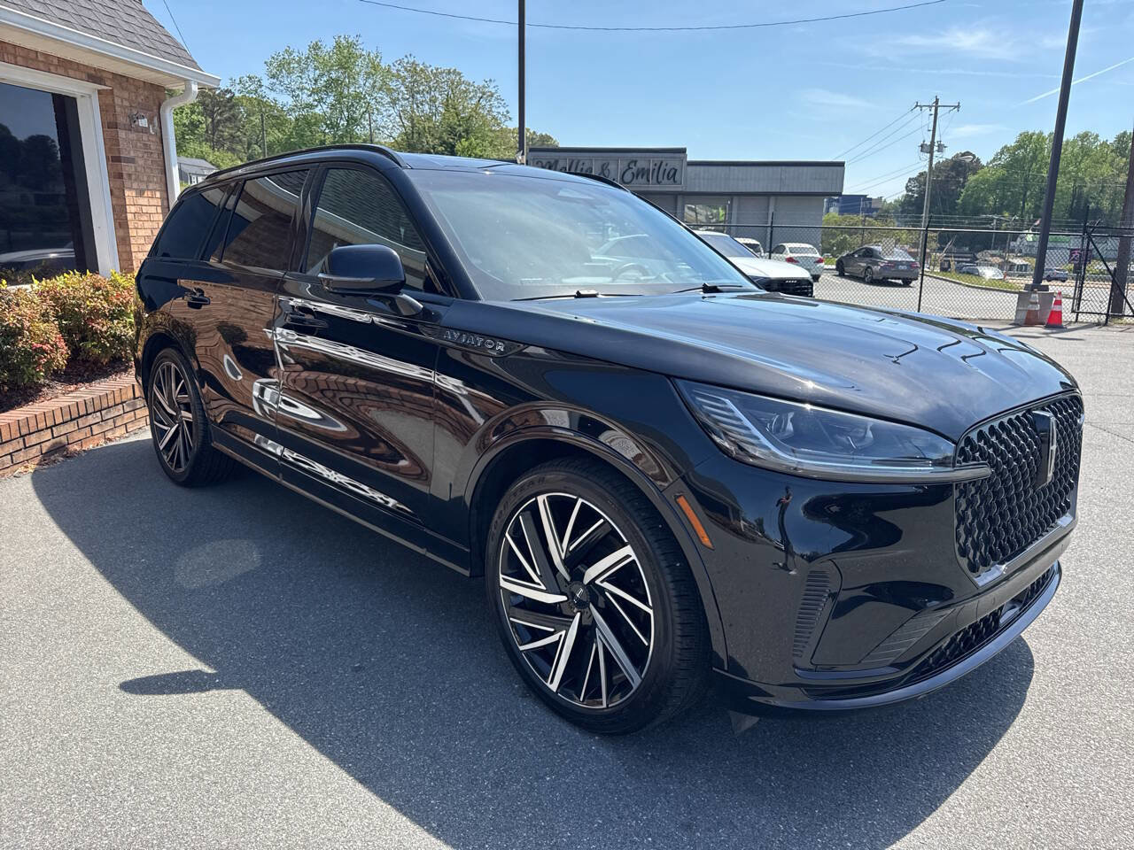 Used 2025 Lincoln Aviator Black Label w/ Jet Appearance Package AWD/4WD image 9