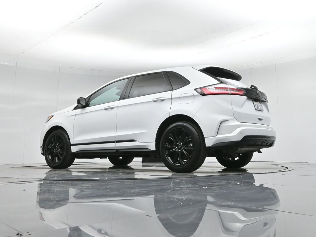 Used 2024 Ford Edge SE w/ Black Appearance Package image 54
