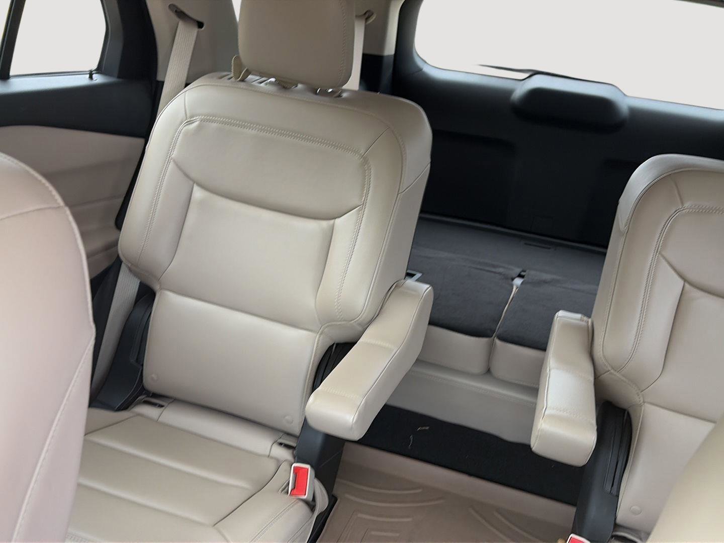 Used 2023 Ford Explorer XLT w/ Equipment Group 202A image 15