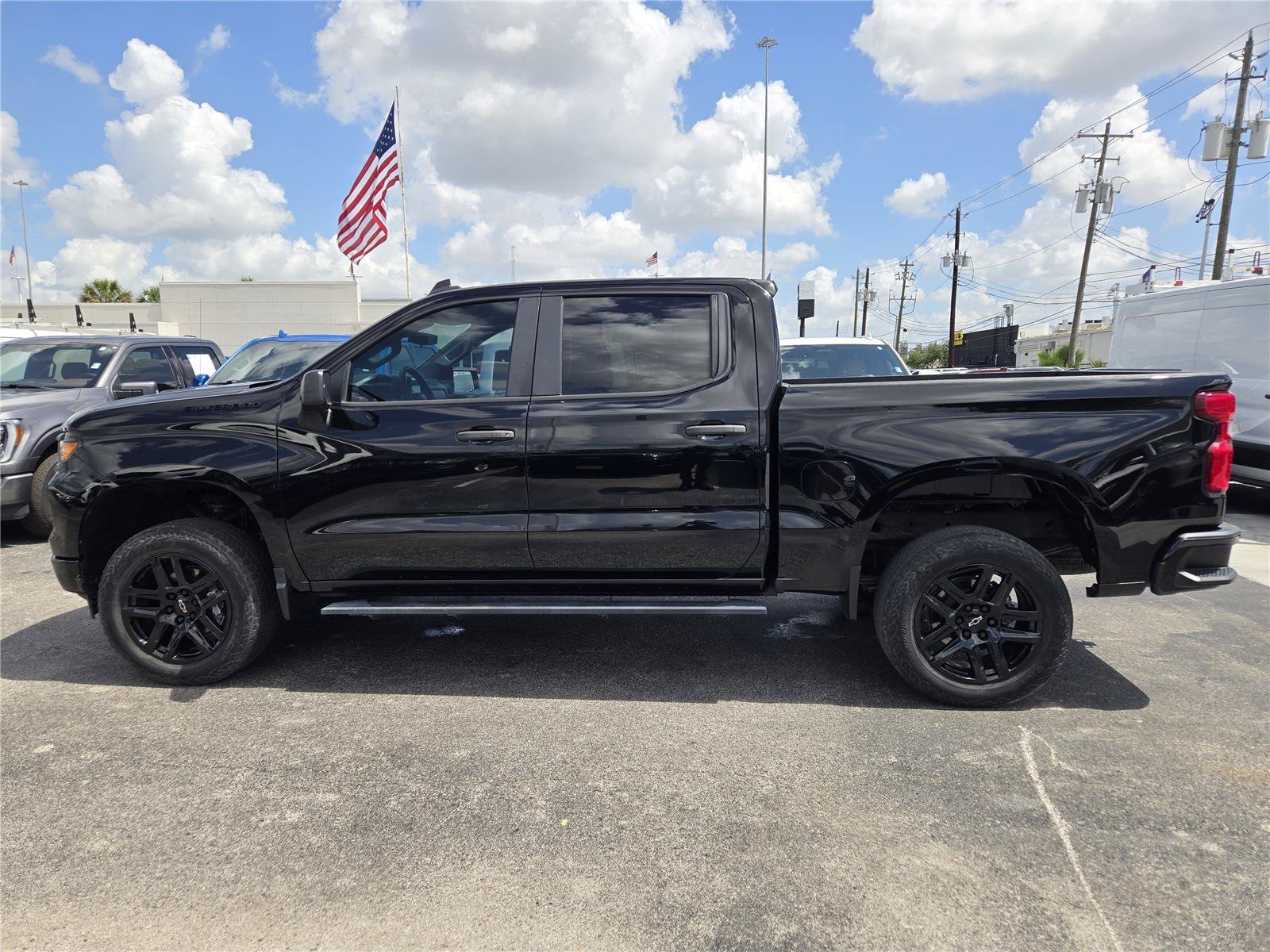 Used 2023 Chevrolet Silverado 1500 Custom w/ LPO, Dark Essentials Package RWD image 4