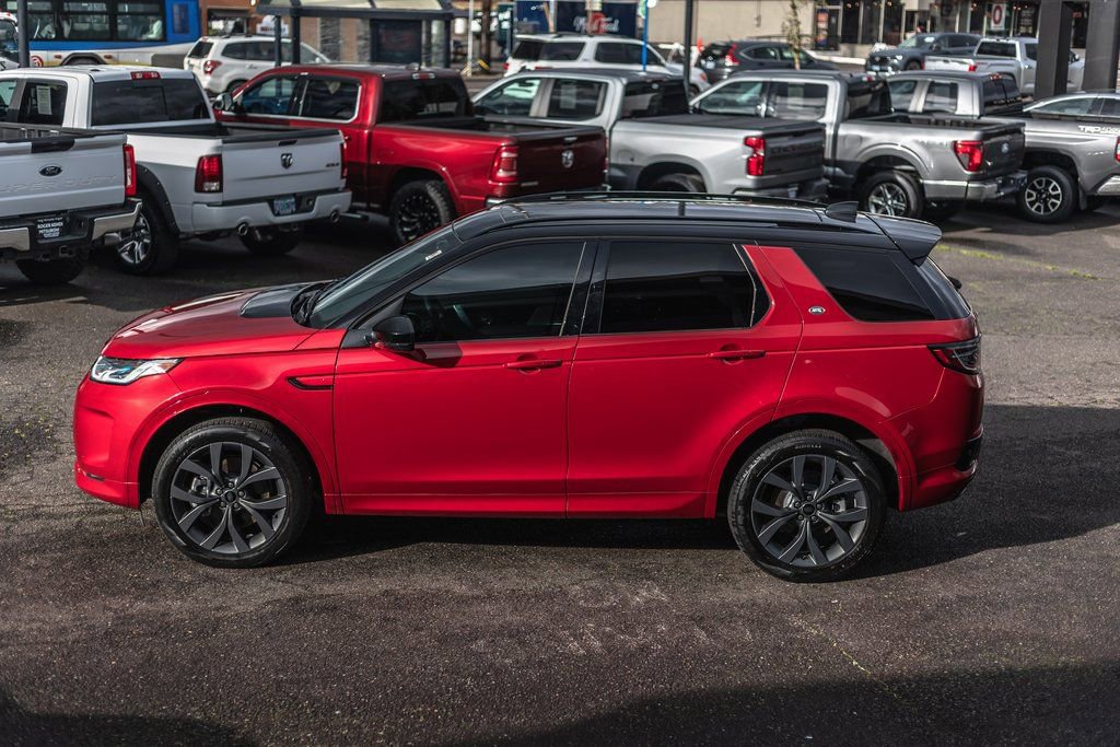 Used 2023 Land Rover Discovery Sport SE R-Dynamic image 10