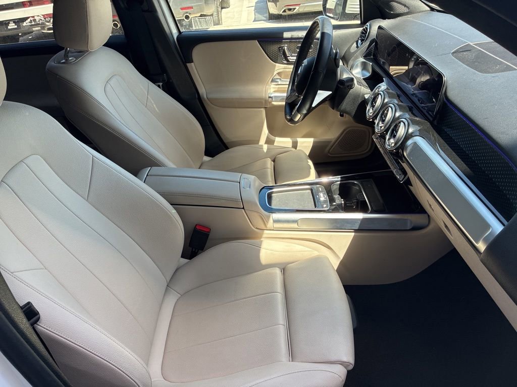 Used 2025 Mercedes-Benz GLB 250 image 7