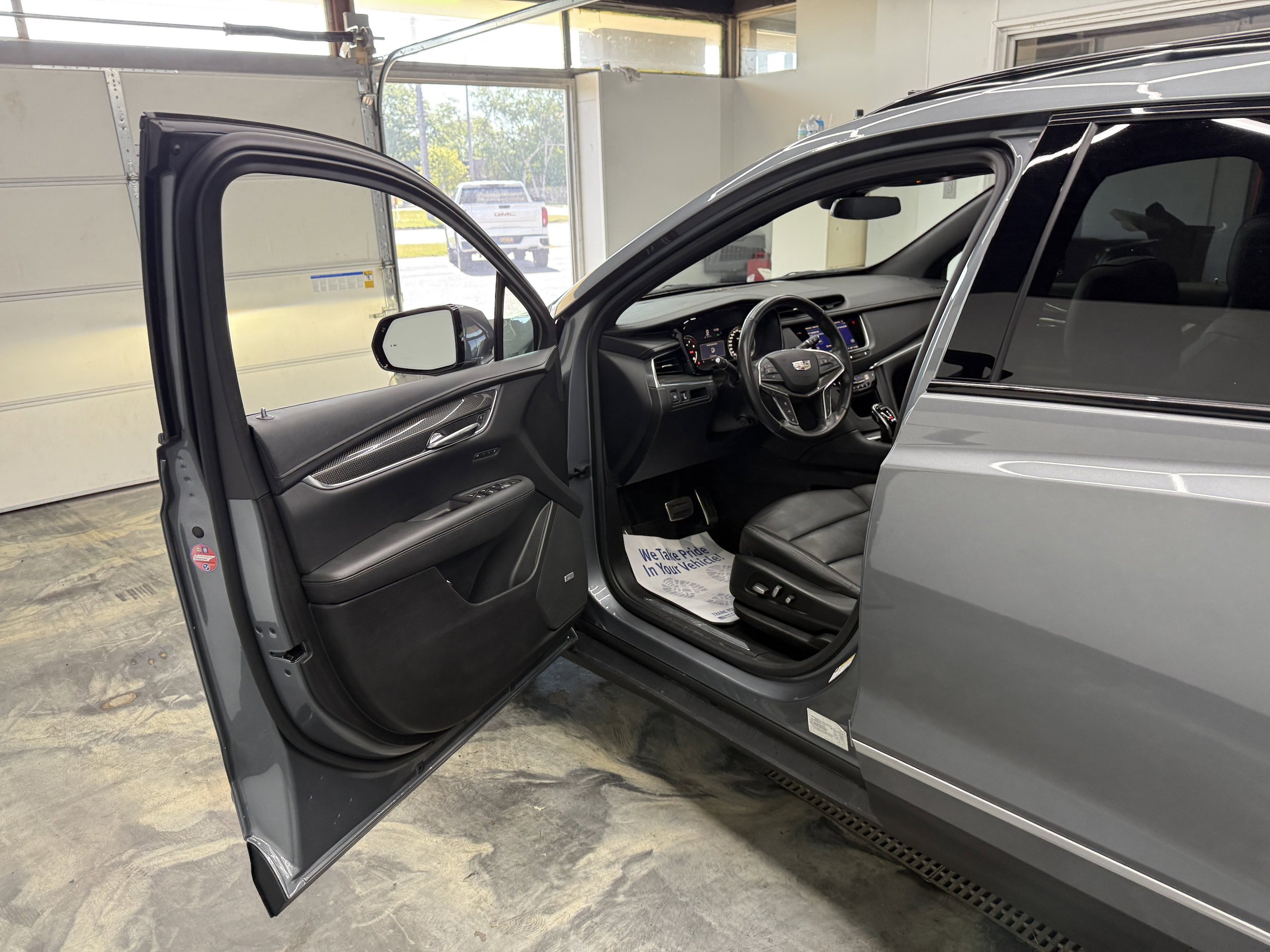 Used 2021 Cadillac XT5 Sportv w/ Platinum Package AWD/4WD image 8