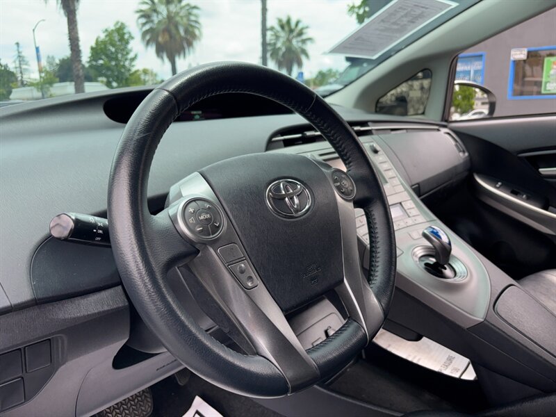 Used 2013 Toyota Prius Persona Series FWD image 17