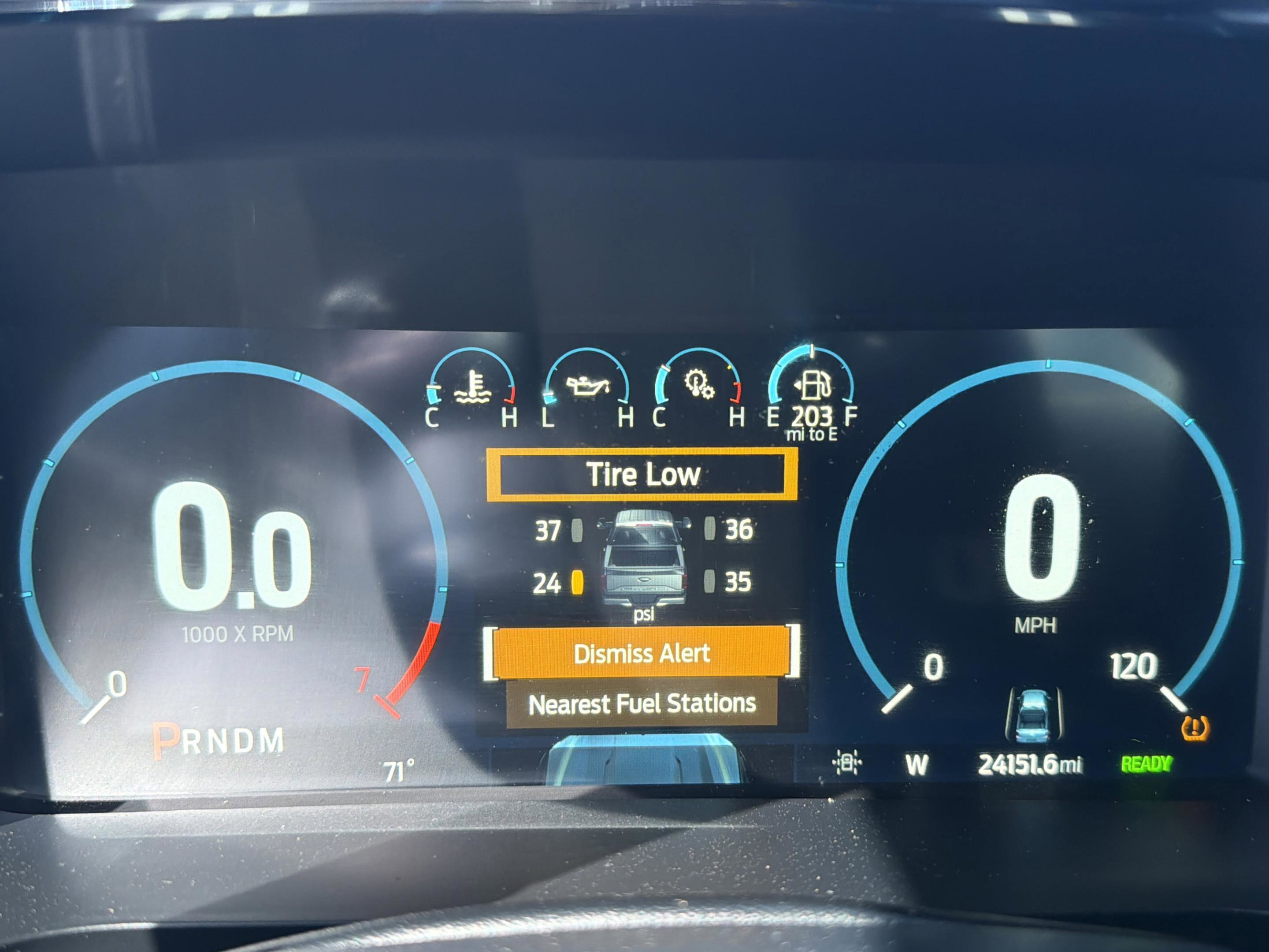 Used 2023 Ford F150 Lariat w/ Trailer Tow Package image 15