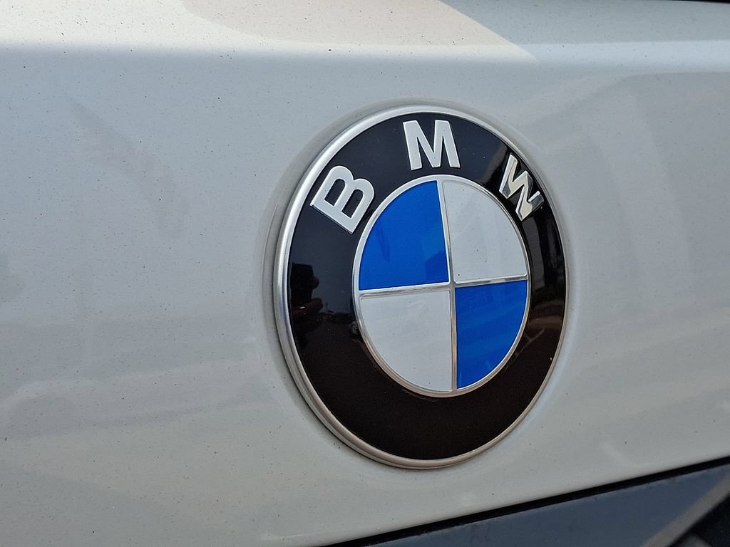 Used 2022 BMW X7 xDrive40i w/ M Sport Package AWD/4WD image 9