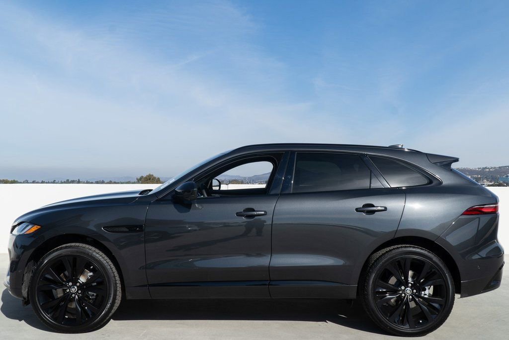 Used 2025 Jaguar F-PACE R-Dynamic S AWD/4WD image 2