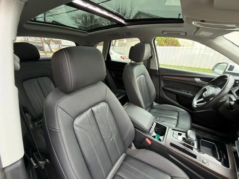Used 2022 Audi Q5 2.0T Premium w/ Convenience Package image 31