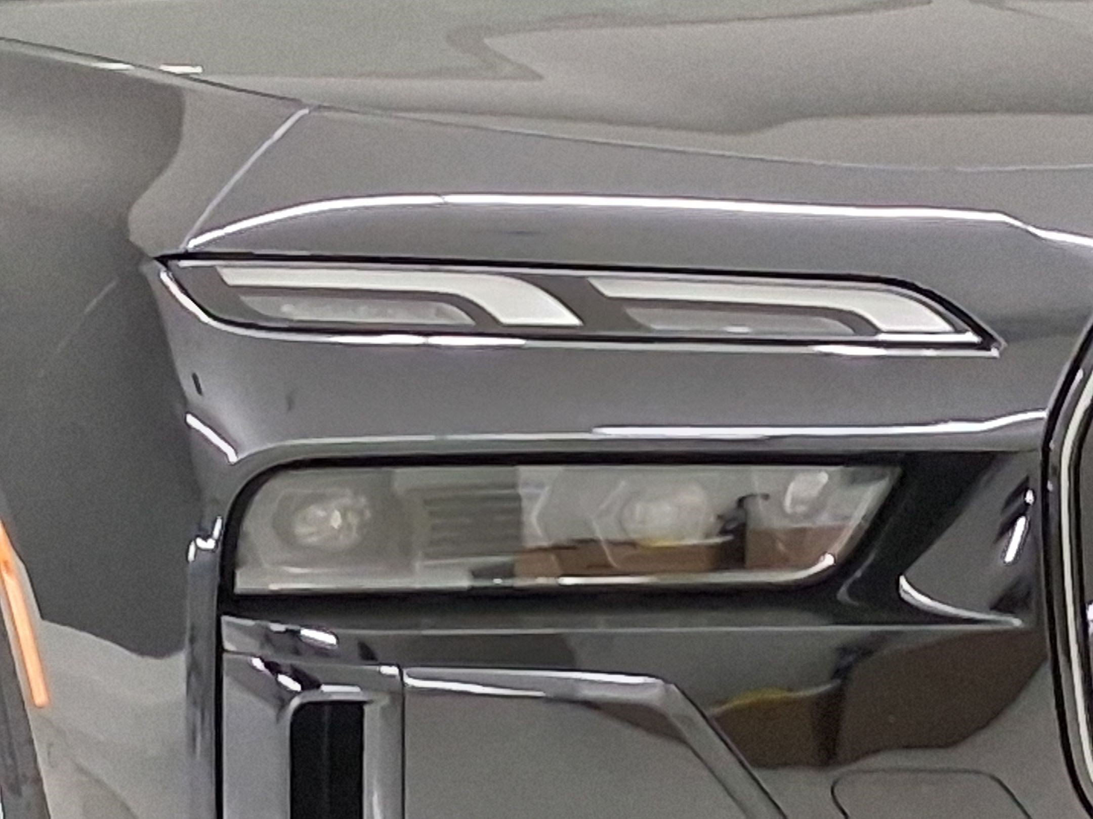 New 2026 BMW 750e xDrive w/ Premium Package AWD/4WD image 9