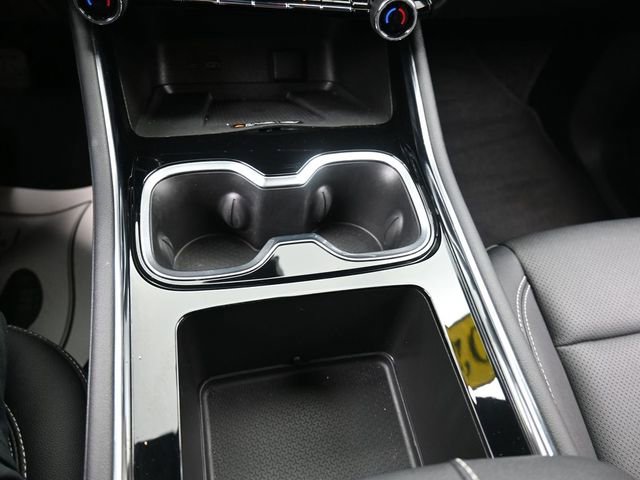 Used 2025 Chevrolet Traverse LT image 11