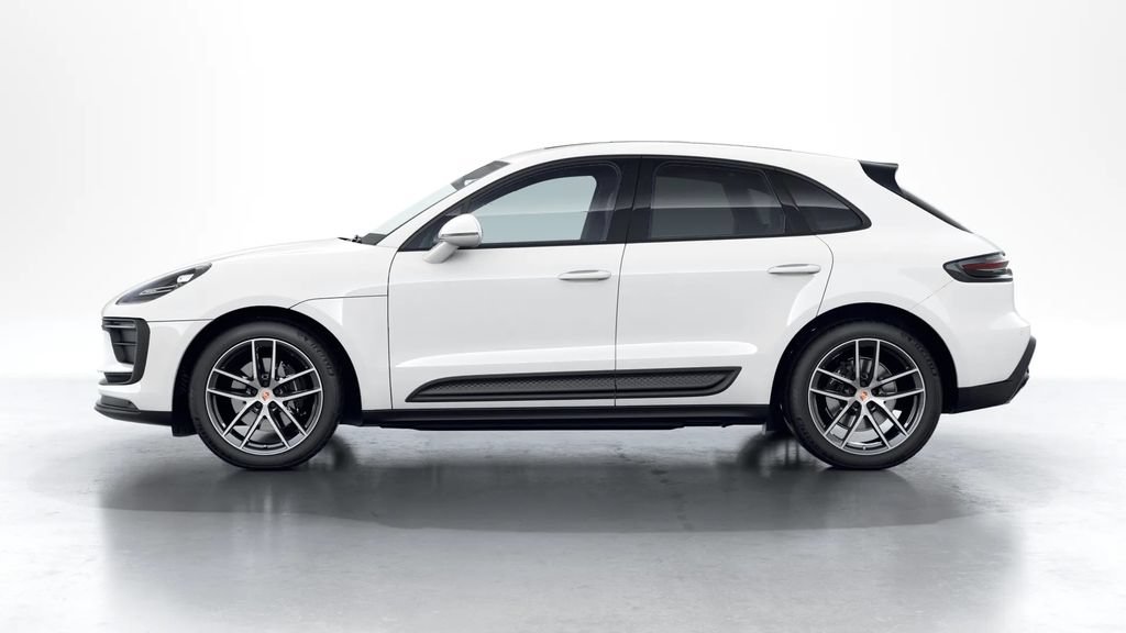 New 2026 Porsche Macan AWD/4WD image 2