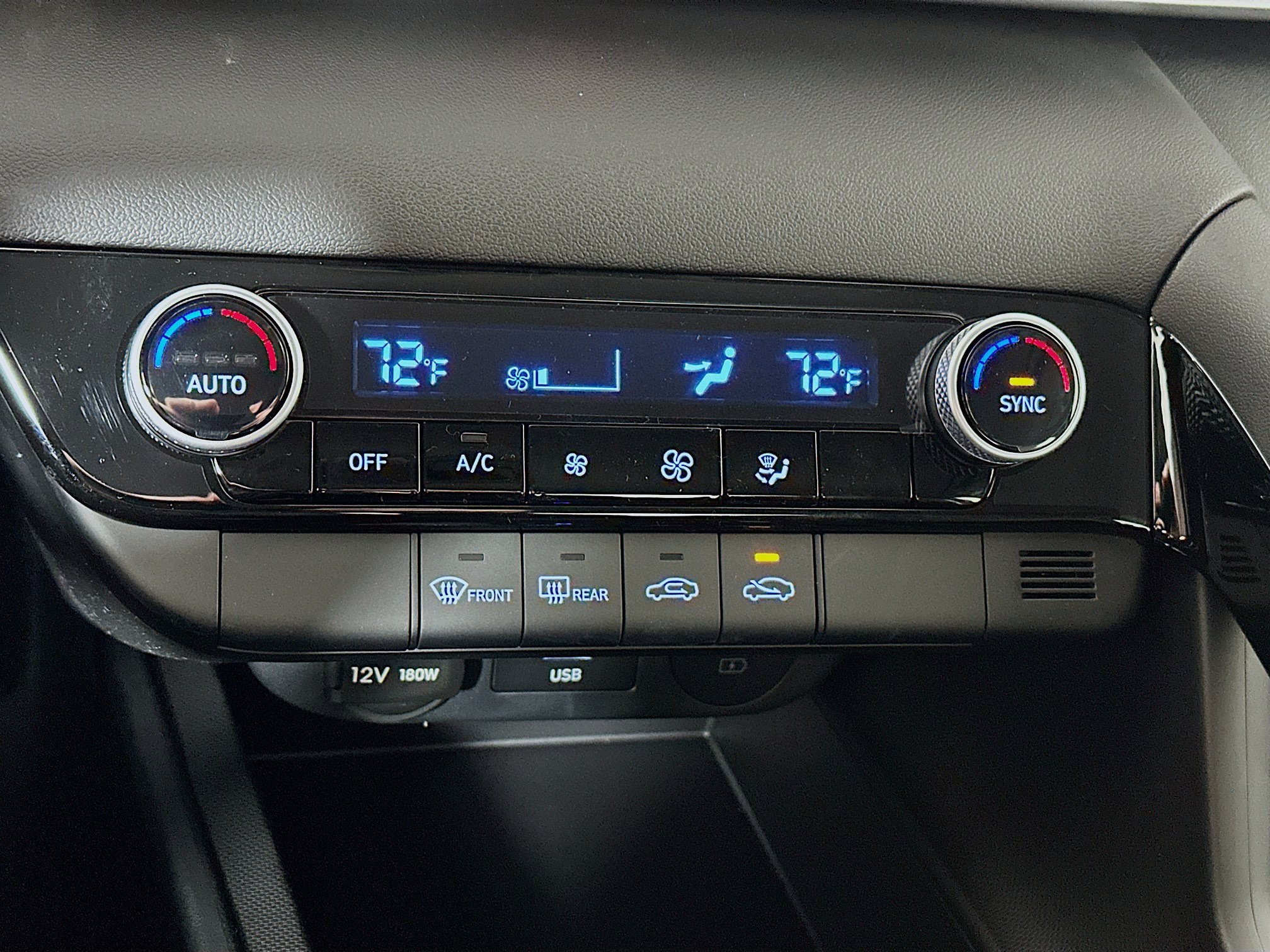 New 2026 Hyundai Elantra Hybrid FWD image 15