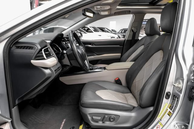Used 2018 Toyota Camry XLE FWD image 4